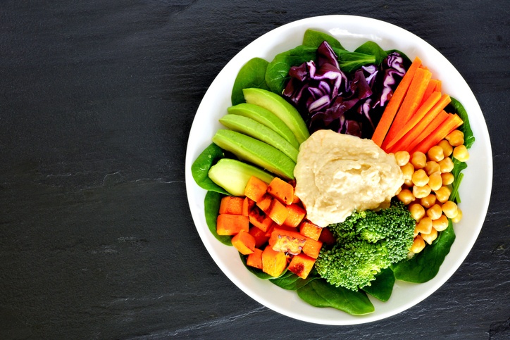 Uma das principais regras de uma alimentação saudável é: quanto mais colorido o prato, melhor (foto: istock)